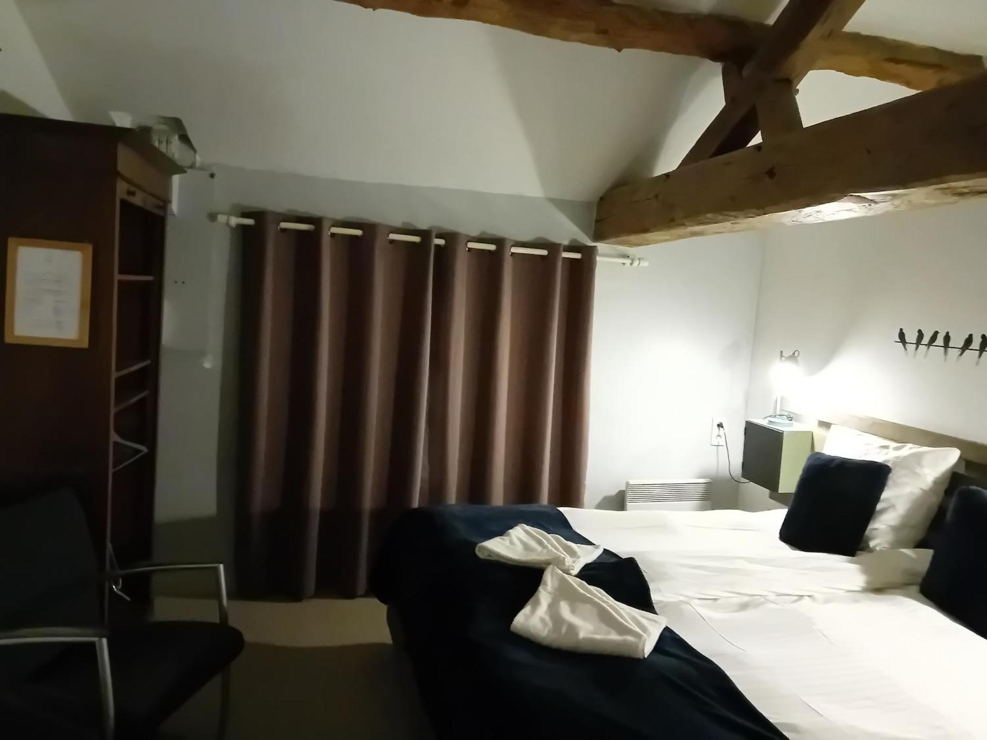 Double or Twin Room Bathroom